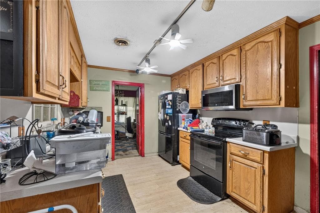 3 bedroom, 2 bathroom, 2,196 sq ft single family residence for sale at 188 Fieldstone Lane, Covington, GA 30016 — photo 2