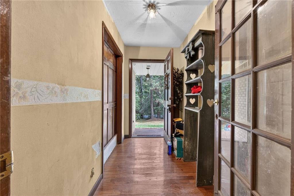 3 bedroom, 2 bathroom, 2,196 sq ft single family residence for sale at 188 Fieldstone Lane, Covington, GA 30016 — photo 4