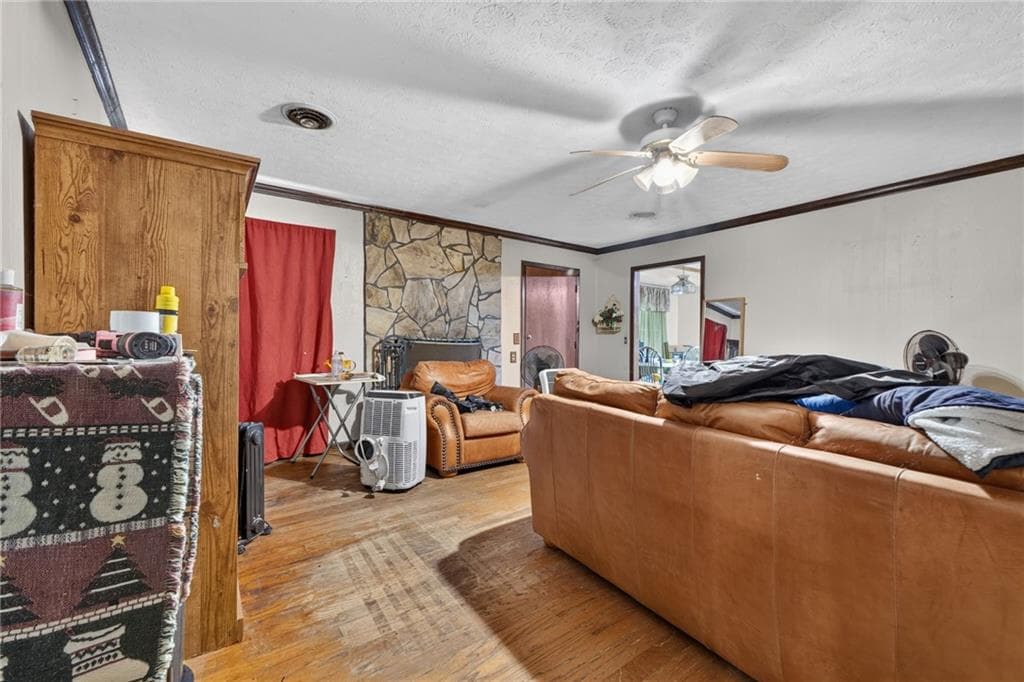 3 bedroom, 2 bathroom, 2,196 sq ft single family residence for sale at 188 Fieldstone Lane, Covington, GA 30016 — photo 5