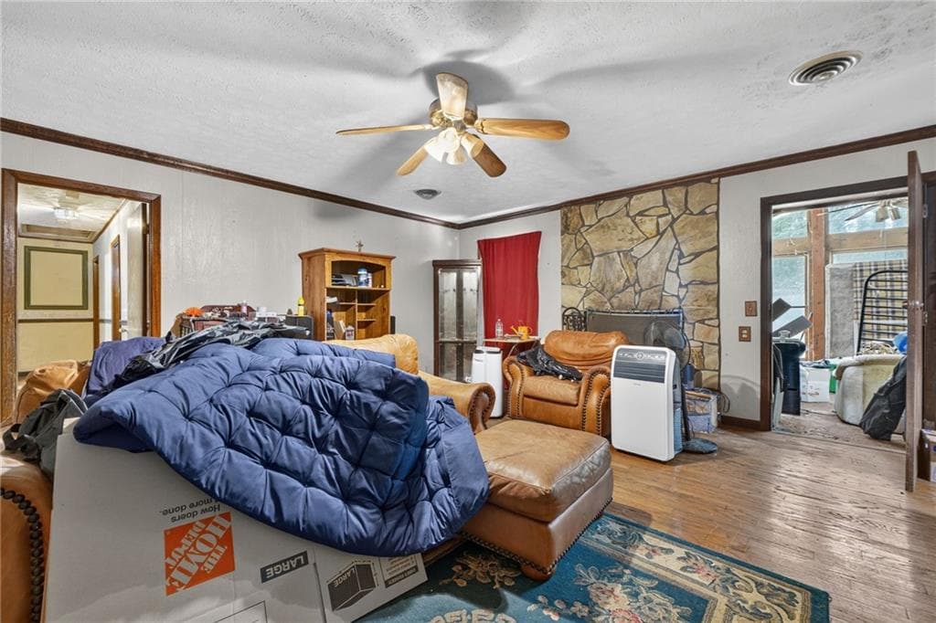 3 bedroom, 2 bathroom, 2,196 sq ft single family residence for sale at 188 Fieldstone Lane, Covington, GA 30016 — photo 6