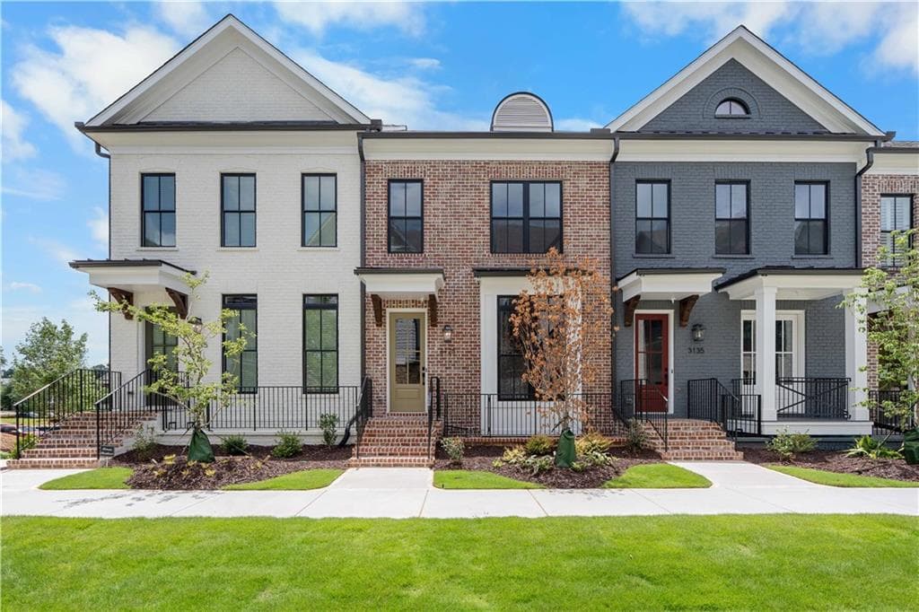 3 bedroom, 4 bathroom, 2,105 sq ft townhouse for sale at 3125 Paley Drive 27, Alpharetta, GA 30009 — photo 1 of 44
