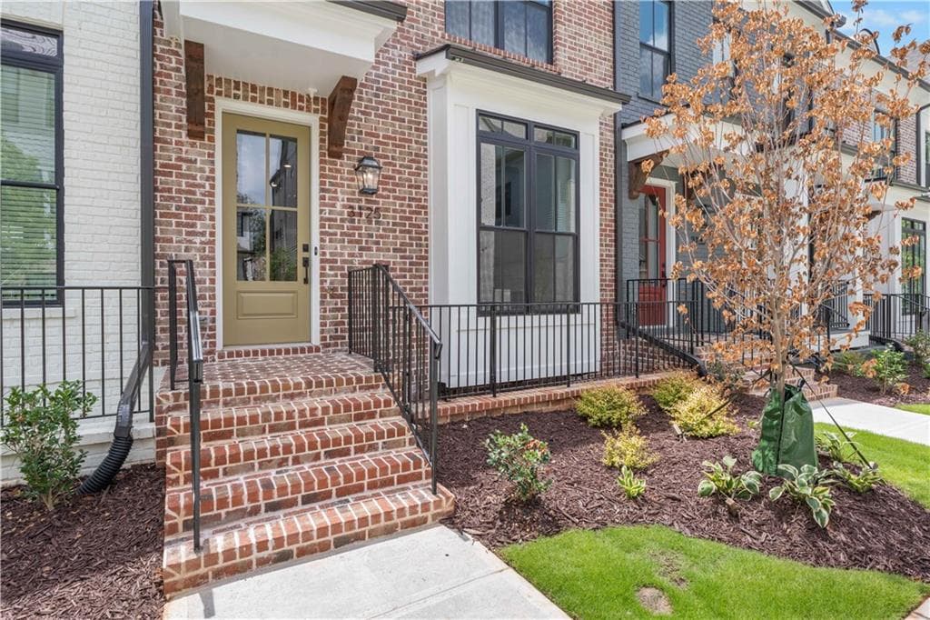 3 bedroom, 4 bathroom, 2,105 sq ft townhouse for sale at 3125 Paley Drive 27, Alpharetta, GA 30009 — photo 7