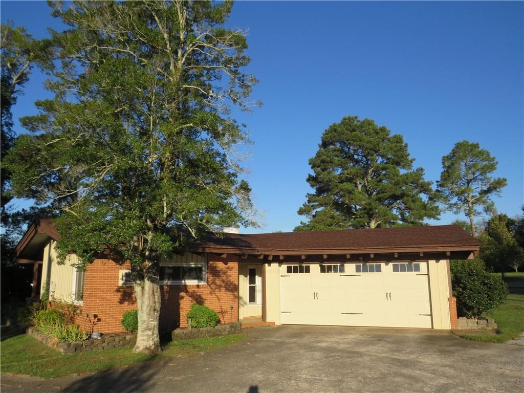 3 bedroom, 3 bathroom, 3,279 sq ft single family residence for sale at 1020 Cave Springs Road, Cedartown, GA 30125 — photo 4