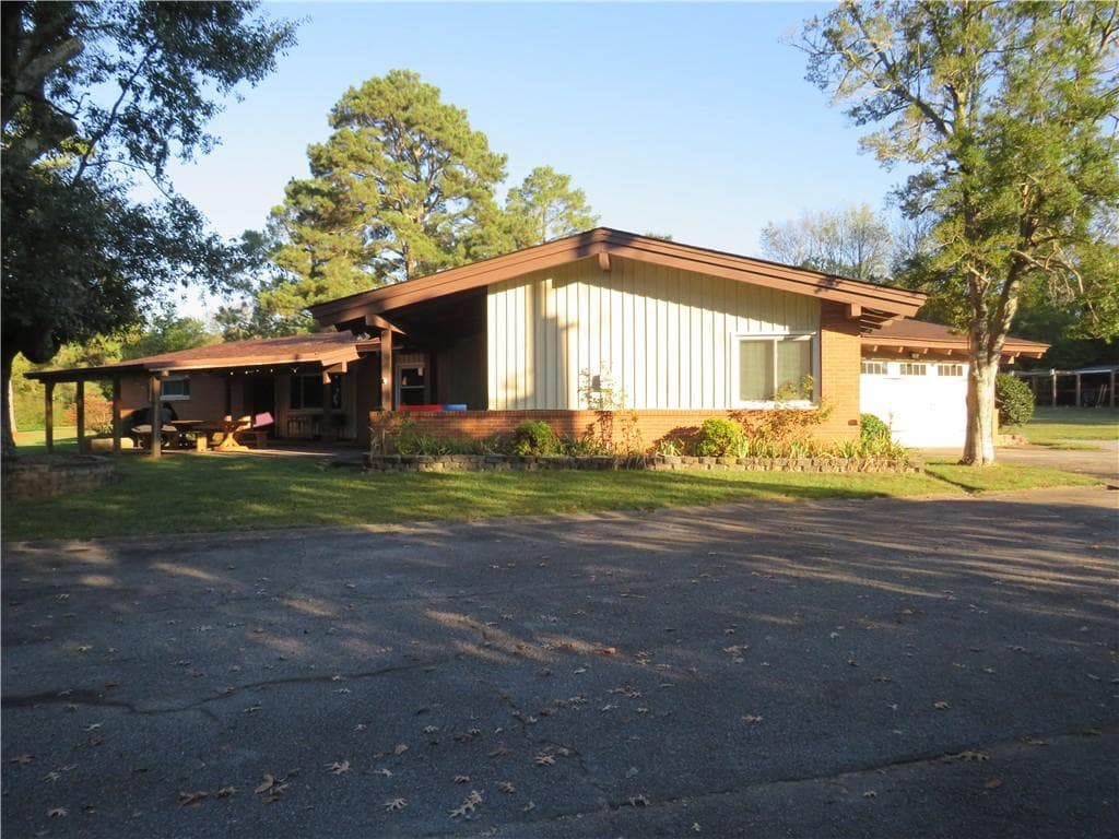 3 bedroom, 3 bathroom, 3,279 sq ft single family residence for sale at 1020 Cave Springs Road, Cedartown, GA 30125 — photo 5