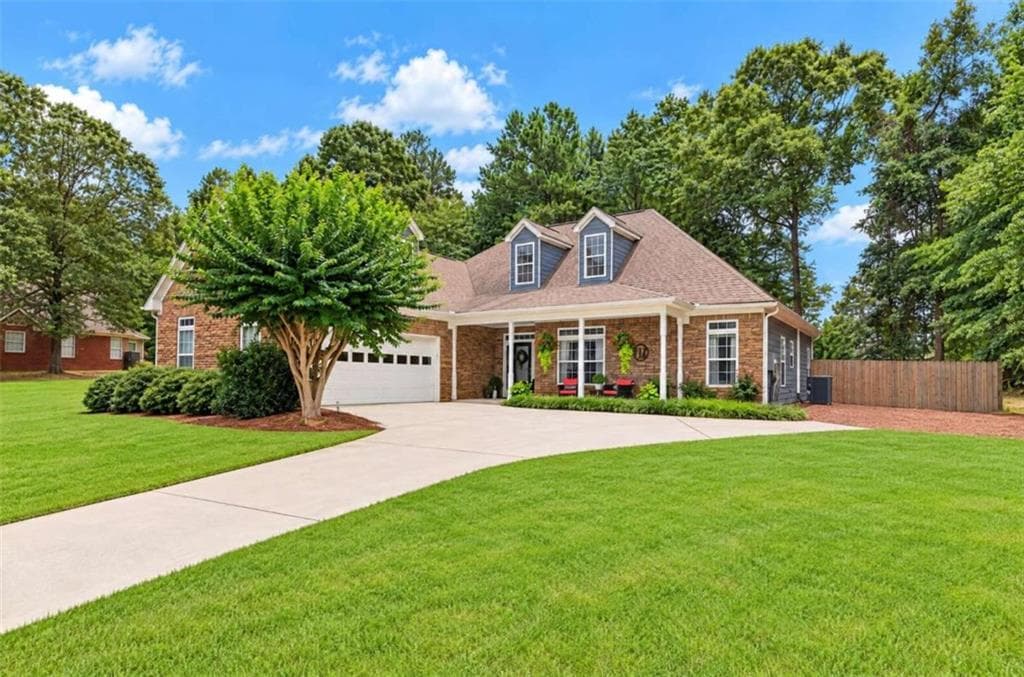 3 bedroom, 2 bathroom, 2,423 sq ft single family residence for sale at 135 Clear Spring Lane, Oxford, GA 30054 — photo 1 of 19