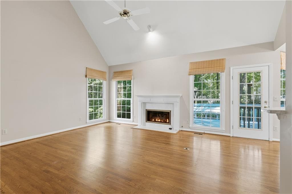 3 bedroom, 3 bathroom, 3,139 sq ft single family residence for sale at 121 Red Oak Lane, Alpharetta, GA 30009 — photo 6