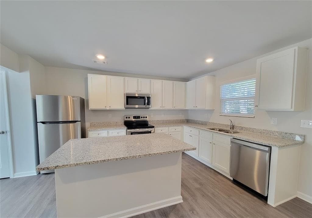 4 bedroom, 3 bathroom, 1,916 sq ft single family residence for rent at 612 W Vincent Drive, Athens, GA 30607 for $2,750 a month — photo 5