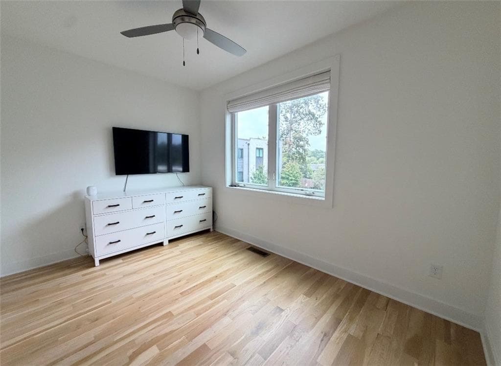 2 bedroom, 3 bathroom, 1,438 sq ft townhouse for rent at 2199 Lenox Road, Atlanta, GA 30324 for $3,200 a month — photo 8