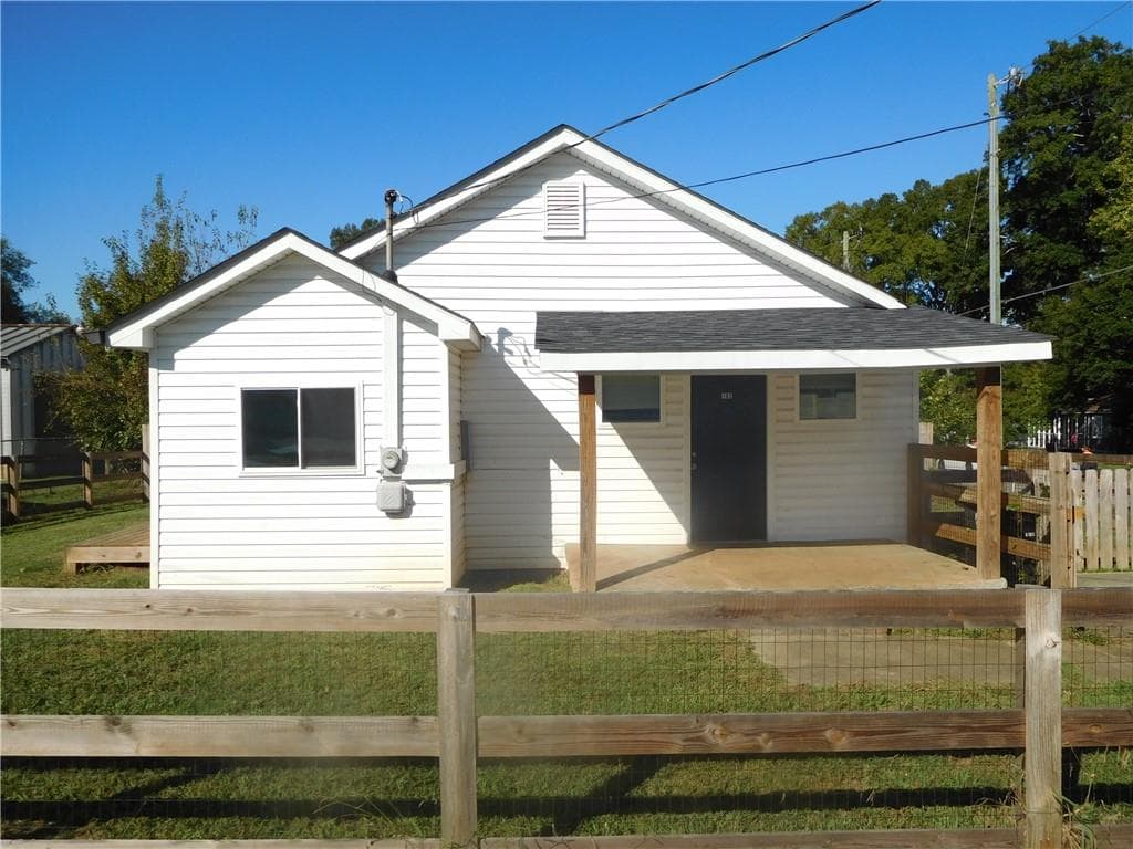 2 bedroom, 1 bathroom, 790 sq ft single family residence for sale at 102 Hosea Street, Rome, GA 30161