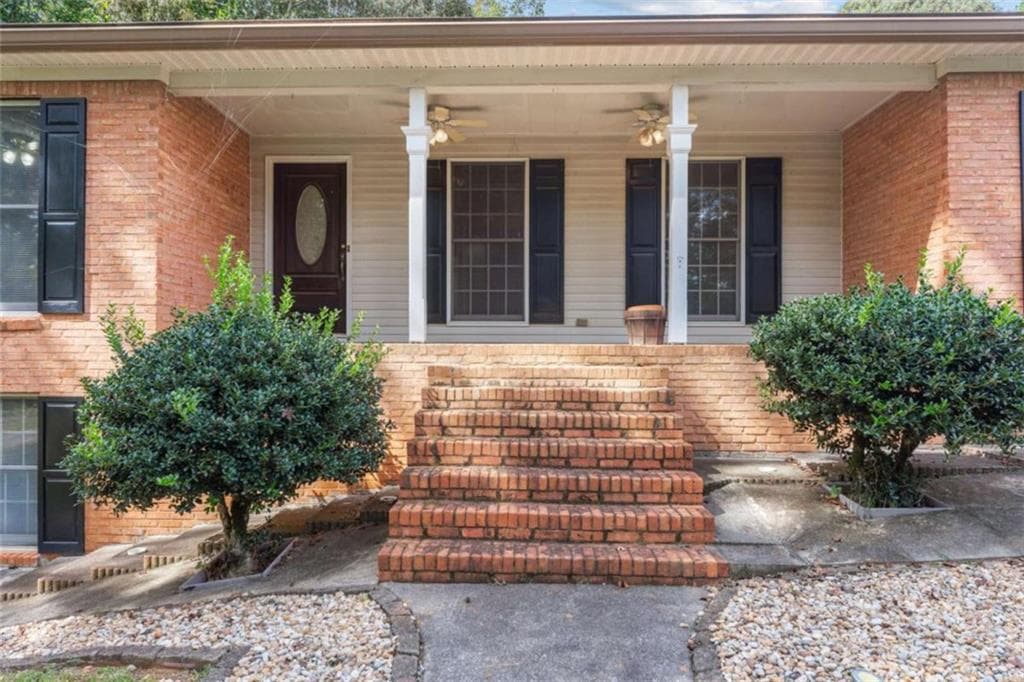 5 bedroom, 4 bathroom, 3,865 sq ft single family residence for sale at 2570 Benton Drive, Jonesboro, GA 30236 — photo 4