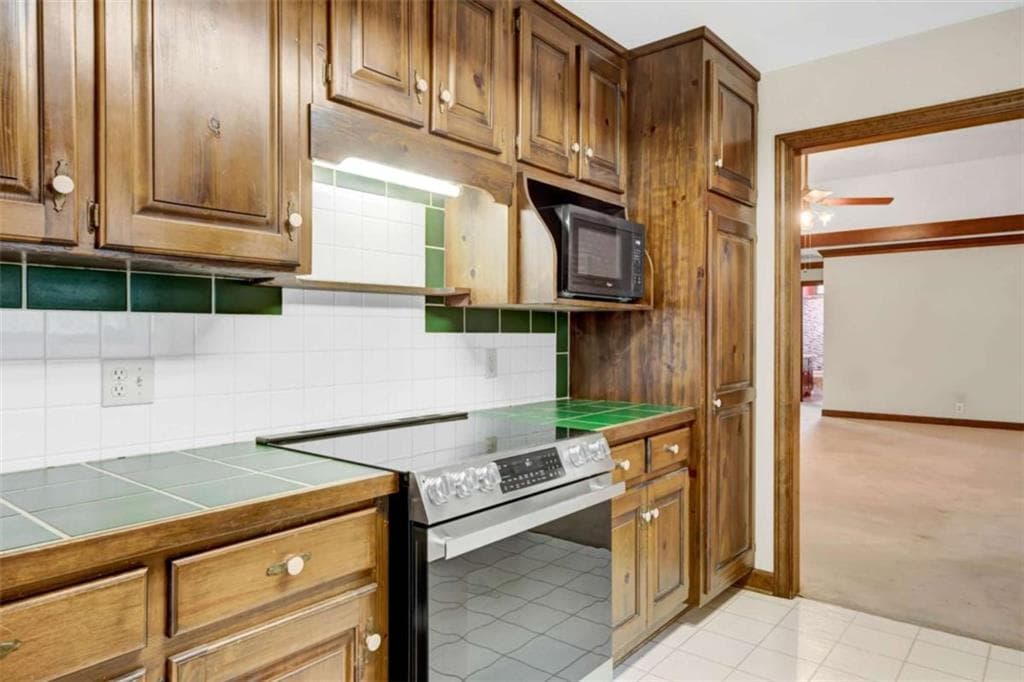 5 bedroom, 4 bathroom, 3,865 sq ft single family residence for sale at 2570 Benton Drive, Jonesboro, GA 30236 — photo 10