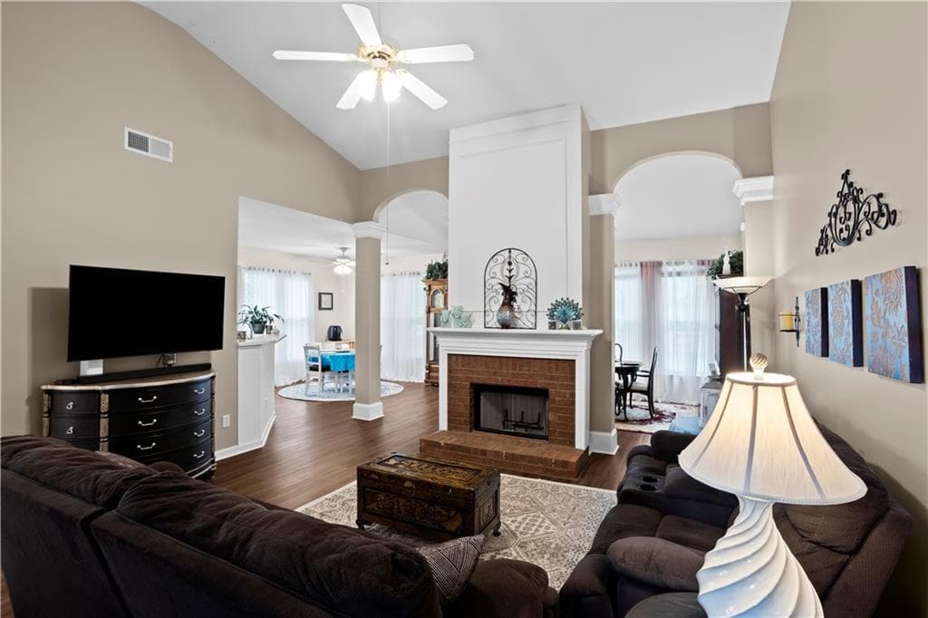 3 bedroom, 2 bathroom, 2,101 sq ft single family residence for sale at 2014 Devonhurst Drive, Powder Springs, GA 30127 — photo 2