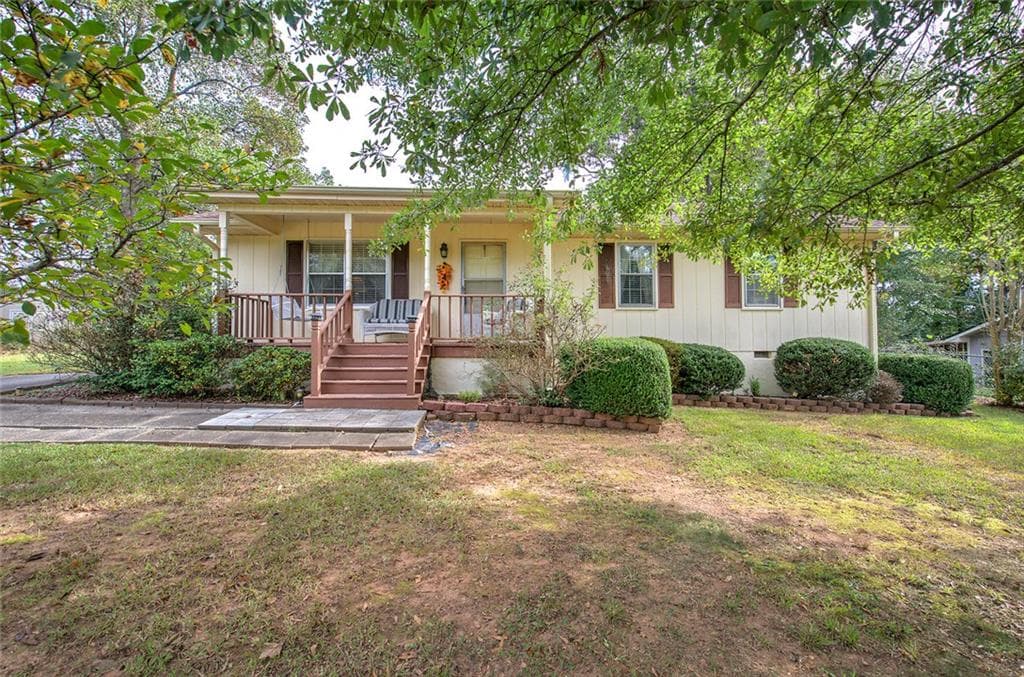 3 bedroom, 1 bathroom, 1,134 sq ft single family residence for sale at 255 State Highway 20 Spur, Cartersville, GA 30121