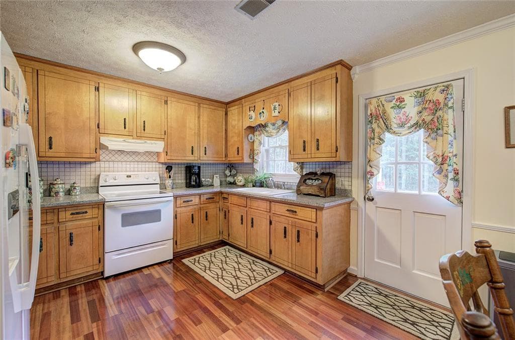 3 bedroom, 1 bathroom, 1,134 sq ft single family residence for sale at 255 State Highway 20 Spur, Cartersville, GA 30121 — photo 10