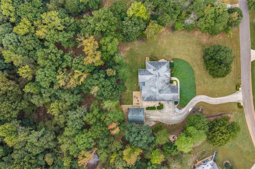 3 bedroom, 4 bathroom, 4,343 sq ft single family residence for sale at 124 Sweetwater Ridge, Hoschton, GA 30548 — photo 2