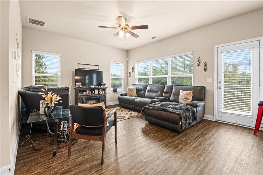 4 bedroom, 3 bathroom single family residence for sale at 210 Jennah Walk, Union City, GA 30291 — photo 4