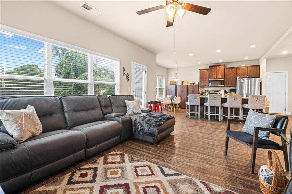 4 bedroom, 3 bathroom single family residence for sale at 210 Jennah Walk, Union City, GA 30291 — photo 6