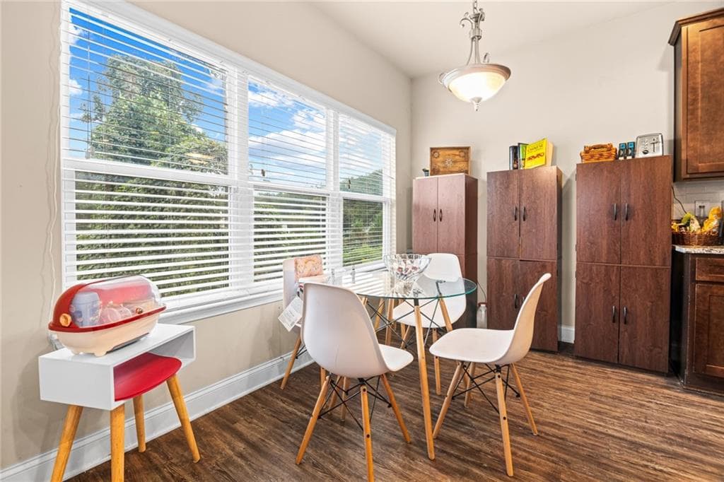 4 bedroom, 3 bathroom single family residence for sale at 210 Jennah Walk, Union City, GA 30291 — photo 7