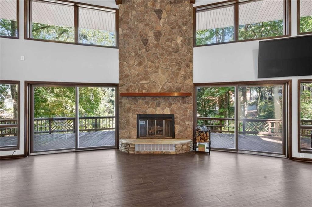 4 bedroom, 4 bathroom, 3,232 sq ft single family residence for sale at 9020 Lakeview Parkway, Villa Rica, GA 30180 — photo 4