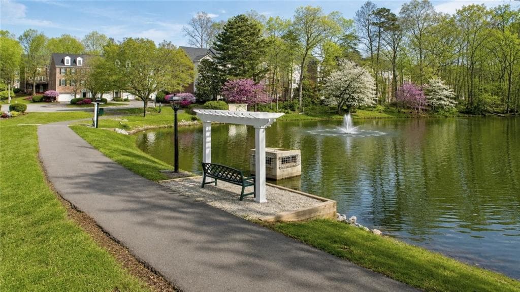 4 bedroom, 4 bathroom, 2,750 sq ft townhouse for sale at 1507 Legacy Cove Lane, Roswell, GA 30075 — photo 9