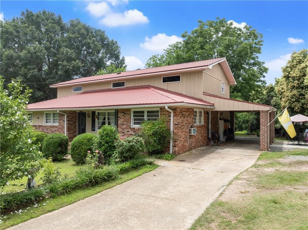 7 bedroom, 3 bathroom, 3,747 sq ft single family residence for sale at 157 Glendale Heights, Winterville, GA 30683 — photo 6
