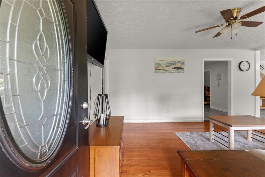 7 bedroom, 3 bathroom, 3,747 sq ft single family residence for sale at 157 Glendale Heights, Winterville, GA 30683 — photo 8