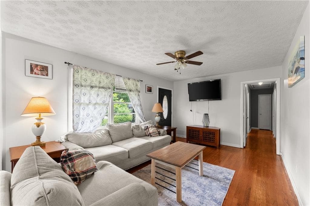 7 bedroom, 3 bathroom, 3,747 sq ft single family residence for sale at 157 Glendale Heights, Winterville, GA 30683 — photo 10