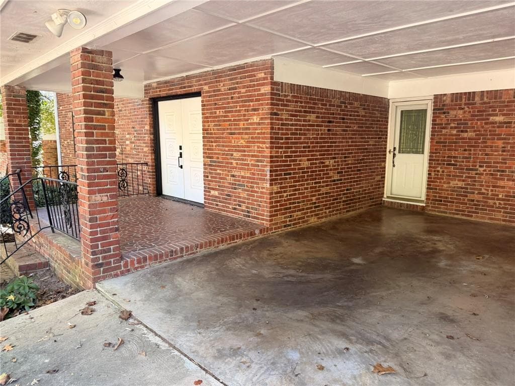 4 bedroom, 3 bathroom, 2,130 sq ft single family residence for rent at 2878 Pine Valley Circle, East Point, GA 30344 for $2,000 a month — photo 2