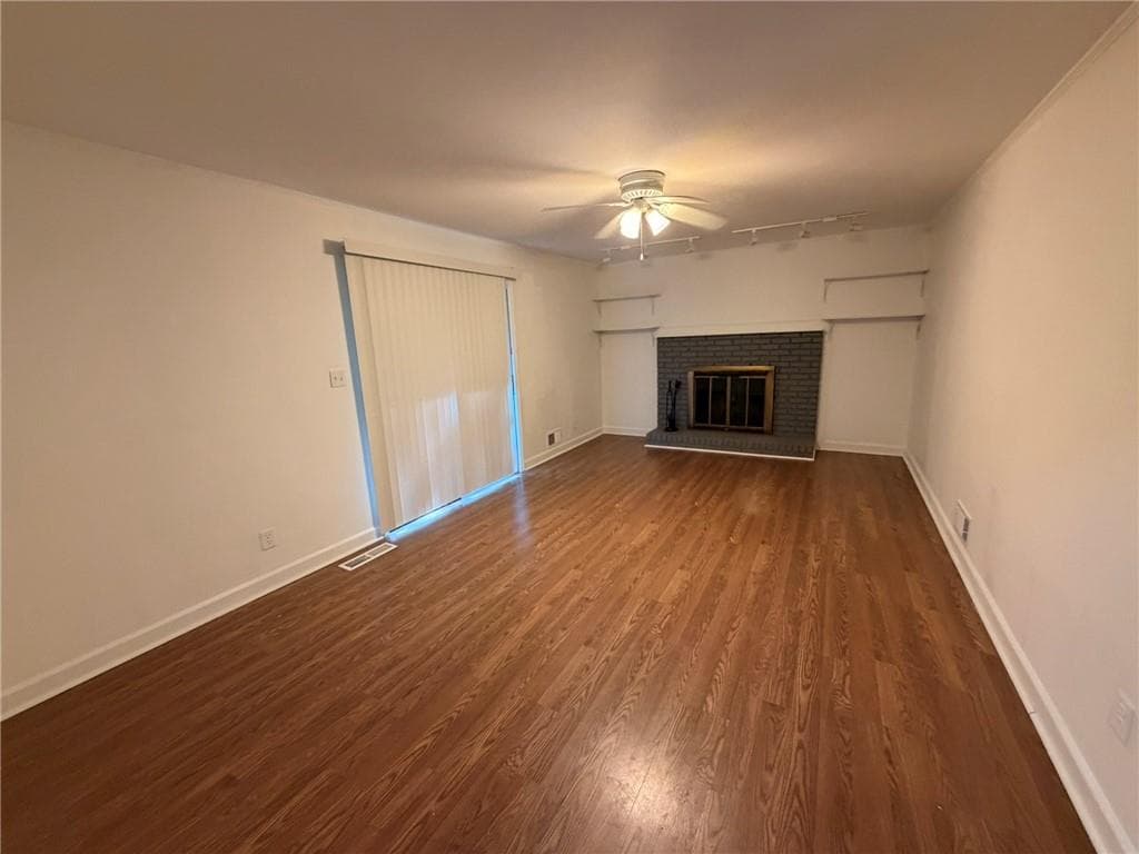 4 bedroom, 3 bathroom, 2,130 sq ft single family residence for rent at 2878 Pine Valley Circle, East Point, GA 30344 for $2,000 a month — photo 3
