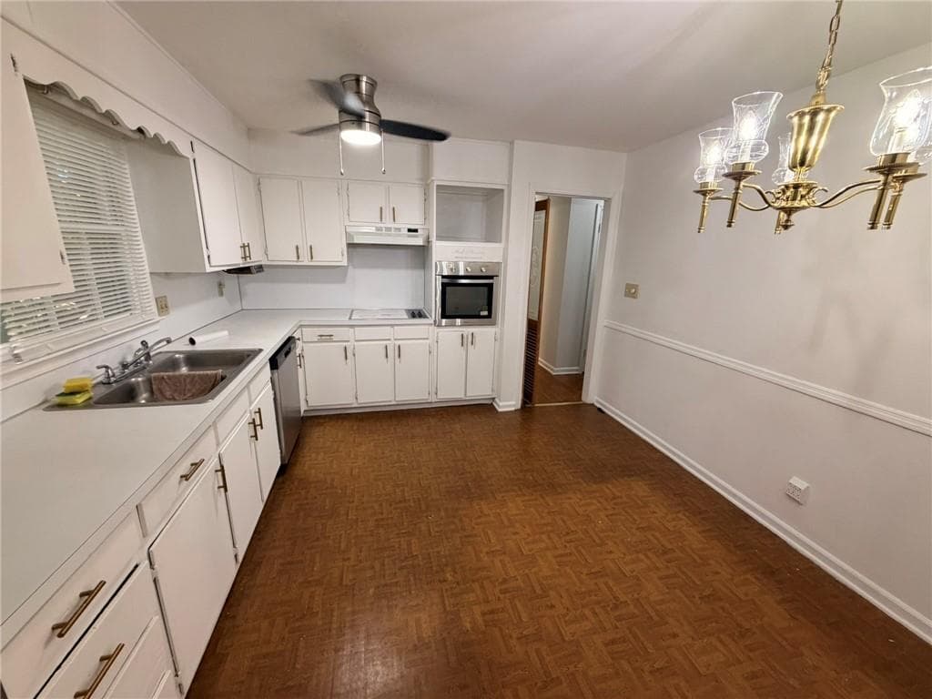 4 bedroom, 3 bathroom, 2,130 sq ft single family residence for rent at 2878 Pine Valley Circle, East Point, GA 30344 for $2,000 a month — photo 6