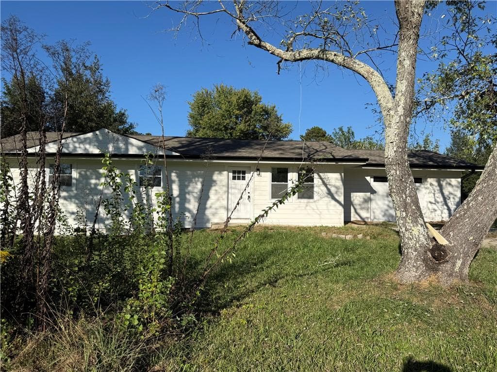 3 bedroom, 2 bathroom, 1,050 sq ft single family residence for sale at 203 Pierce Road, Hiram, GA 30141 — photo 3
