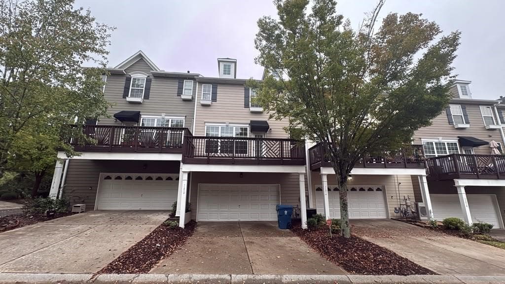 4 bedroom, 4 bathroom, 2,448 sq ft townhouse for rent at 11312 Musette Circle, Alpharetta, GA 30009 for $3,000 a month — photo 1 of 27