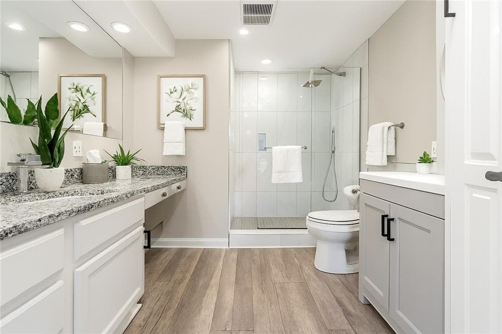 2 bedroom, 2 bathroom, 1,265 sq ft condominium for sale at 3481 Lakeside Drive 2303, Atlanta, GA 30326 — photo 5