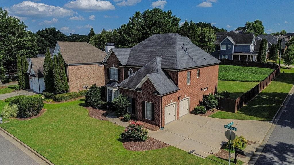 5 bedroom, 4 bathroom, 3,038 sq ft single family residence for rent at 12592 Waterside Drive, Milton, GA 30004 for $5,500 a month — photo 2