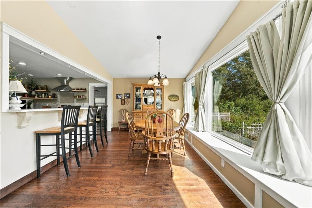 2 bedroom, 1 bathroom, 1,876 sq ft single family residence for sale at 142 Collett Drive, Canton, GA 30115 — photo 6