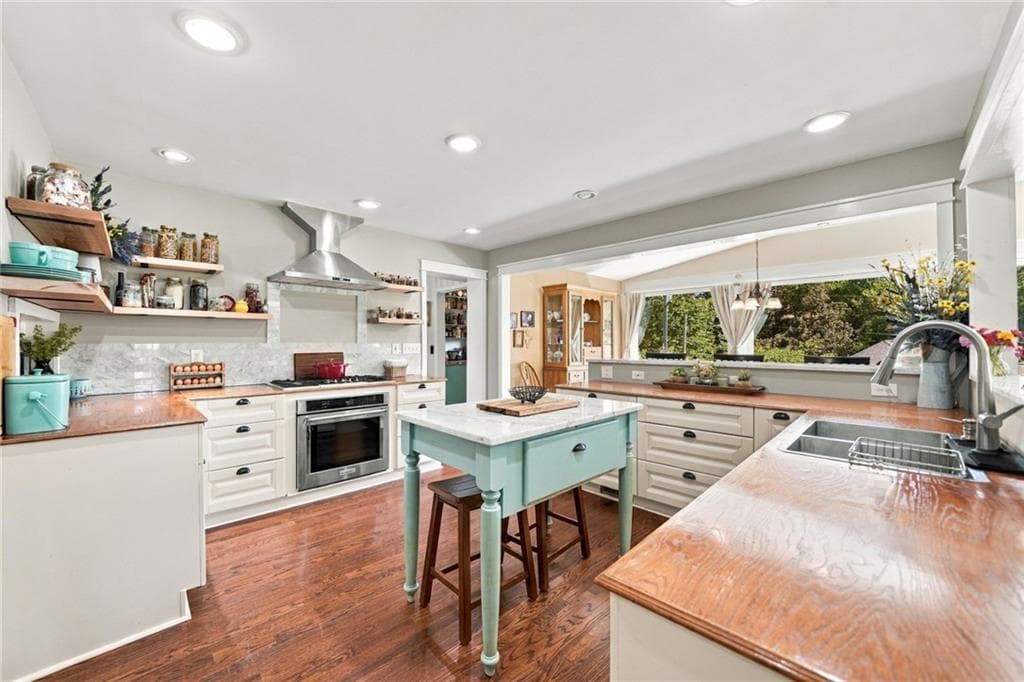 2 bedroom, 1 bathroom, 1,876 sq ft single family residence for sale at 142 Collett Drive, Canton, GA 30115 — photo 7