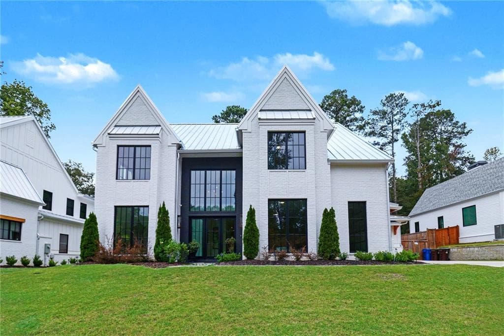 5 bedroom, 5 bathroom, 5,434 sq ft single family residence for sale at 450 Allyson Circle, Alpharetta, GA 30009 — photo 2