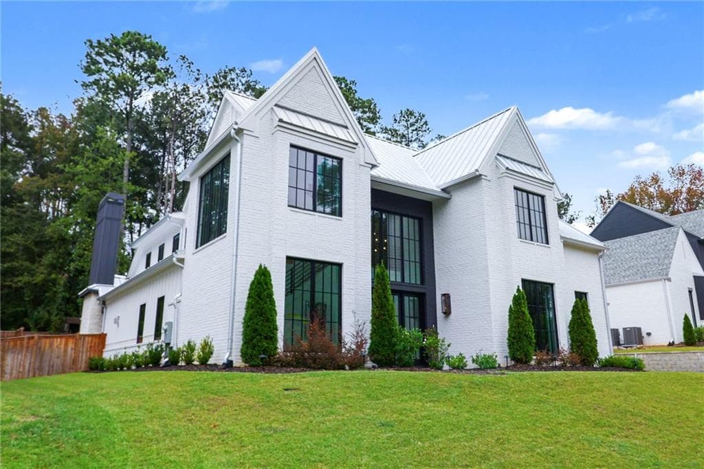 5 bedroom, 5 bathroom, 5,434 sq ft single family residence for sale at 450 Allyson Circle, Alpharetta, GA 30009 — photo 3