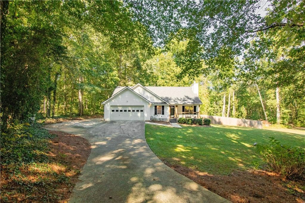 3 bedroom, 2 bathroom, 1,380 sq ft single family residence for sale at 5727 Kings Court, Bethlehem, GA 30620