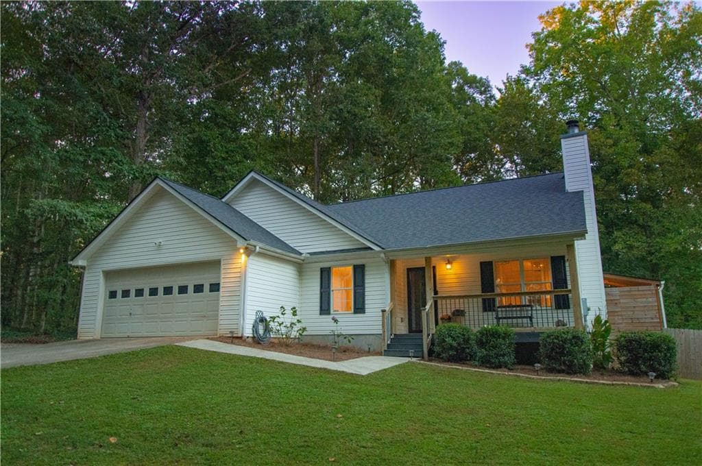 3 bedroom, 2 bathroom, 1,380 sq ft single family residence for sale at 5727 Kings Court, Bethlehem, GA 30620 — photo 7