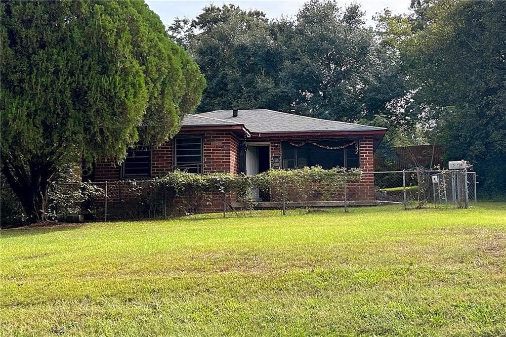 2 bedroom, 1 bathroom, 1,064 sq ft single family residence for sale at 534 Robert Henry Street, Macon, GA 31206