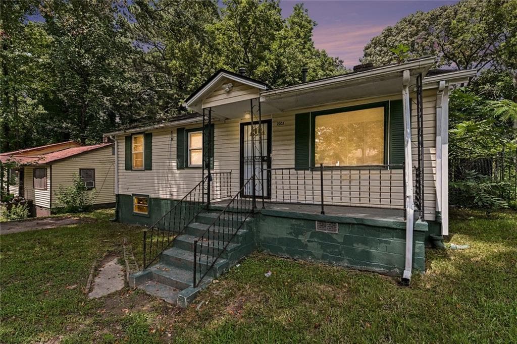 4 bedroom, 2 bathroom, 1,400 sq ft single family residence for rent at 2203 Tiger Flowers Drive, Atlanta, GA 30314 for $1,350 a month — photo 2