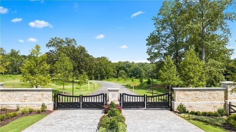 single family residence for sale at 1010 Homestead Drive, Milton, GA 30004 — photo 6