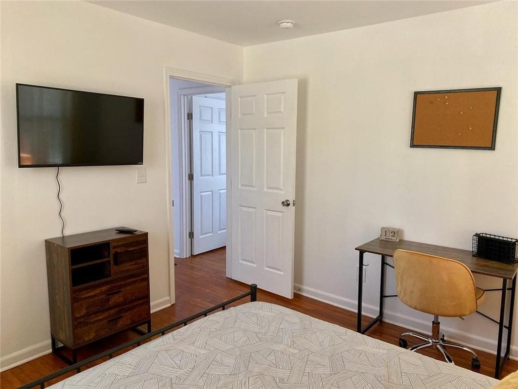 3 bedroom, 2 bathroom, 1,425 sq ft single family residence for sale at 652 North Avenue, Forest Park, GA 30297 — photo 5
