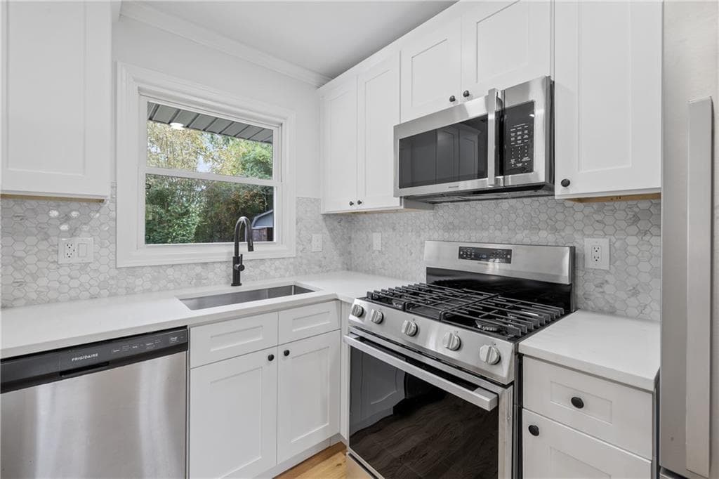 3 bedroom, 2 bathroom, 1,025 sq ft single family residence for sale at 1868 Goddard Street, Atlanta, GA 30315 — photo 2