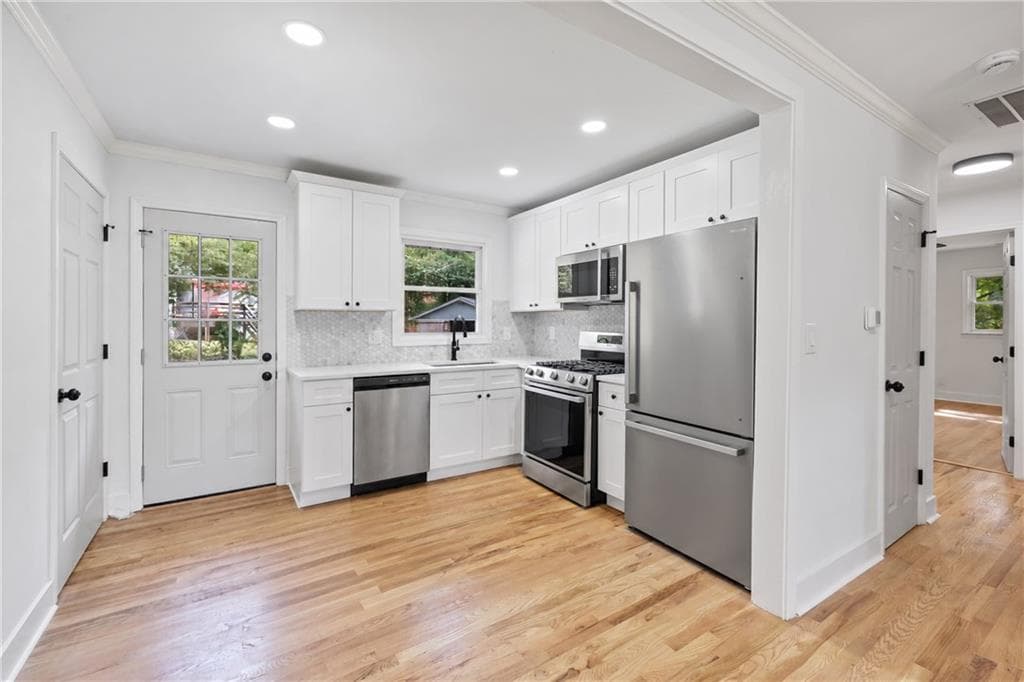 3 bedroom, 2 bathroom, 1,025 sq ft single family residence for sale at 1868 Goddard Street, Atlanta, GA 30315 — photo 4