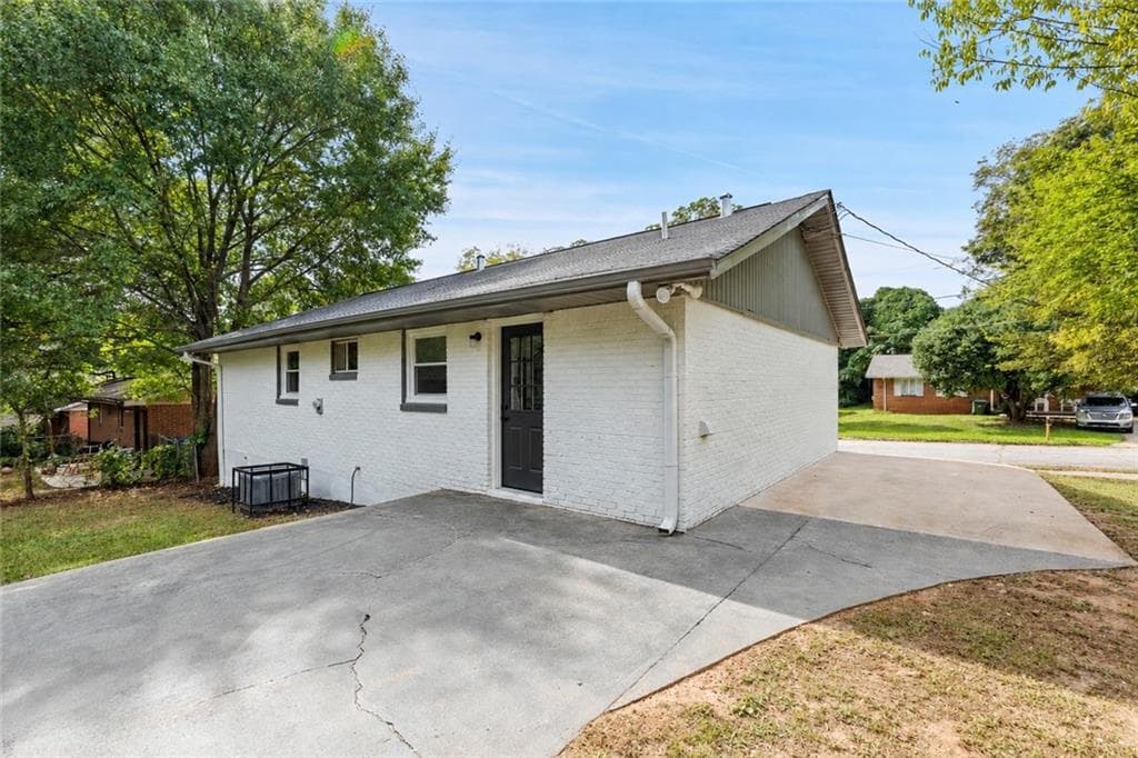 3 bedroom, 2 bathroom, 1,025 sq ft single family residence for sale at 1868 Goddard Street, Atlanta, GA 30315 — photo 7