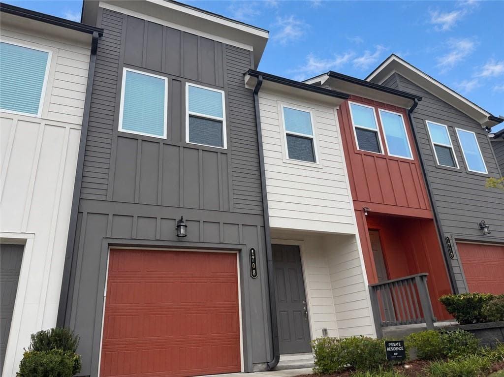 2 bedroom, 3 bathroom, 1,382 sq ft townhouse for rent at 1708 Gunnin Trace, Atlanta, GA 30318 for $2,450 a month — photo 1 of 33