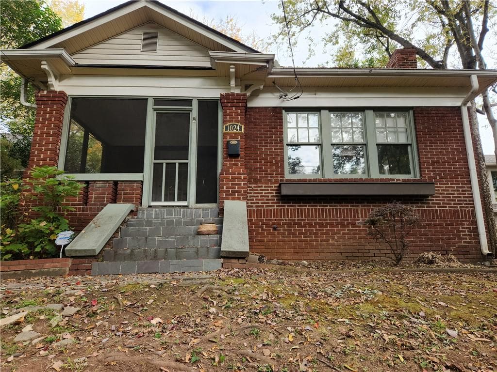 2 bedroom, 1 bathroom, 1,596 sq ft single family residence for rent at 1024 Highland View, Atlanta, GA 30306 for $2,950 a month — photo 1 of 21