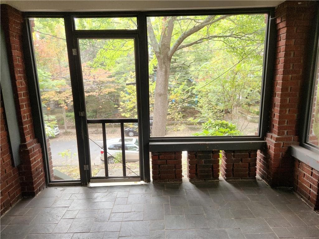 2 bedroom, 1 bathroom, 1,596 sq ft single family residence for rent at 1024 Highland View, Atlanta, GA 30306 for $2,950 a month — photo 2